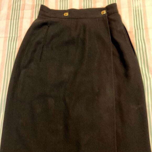 Liz Claiborne Dresses & Skirts - Vintage Liz Claiborne Collection black skirt. Size 4.